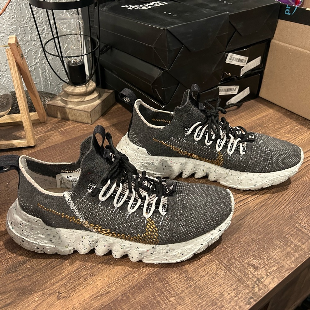 Nike space hippie 10